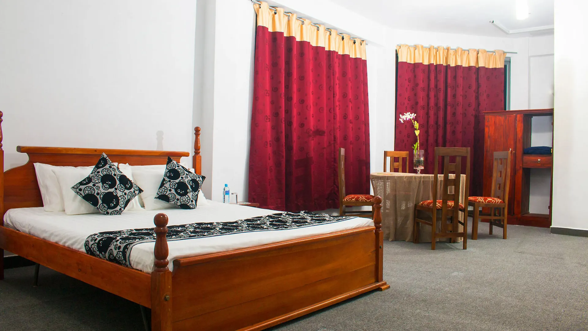 White Palace Kurana Katunayaka